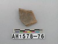 藏品(紅褐色細砂陶片)的圖片